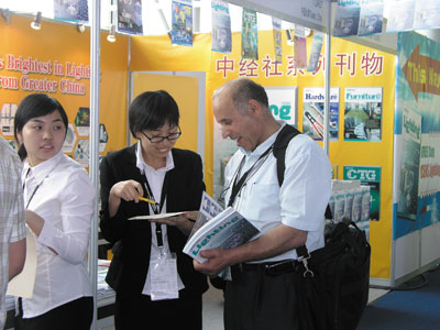 A circulation specialist of the Taipei-based China Economic News Service (CENS) is introducing the CENS Lighting magazine to a buyer visiting the firm`s booth at the 2008 Guangzhou International Lighting Exhibition.
