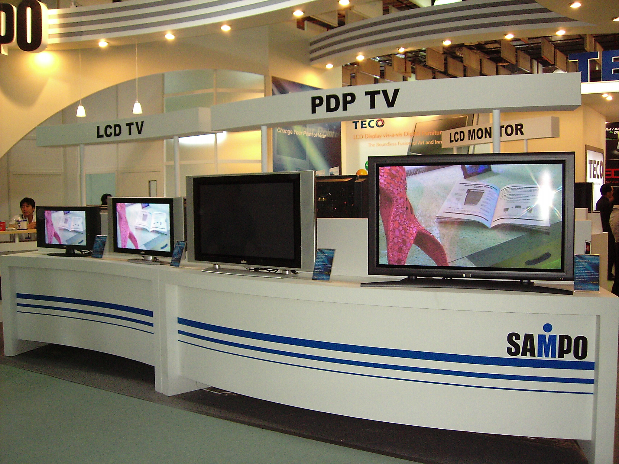 Makers of LCD TVs in Taiwan are expected to ship 126 million sets in 2009.
