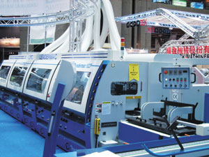 Leadermac`s LMC-1023T four-side molder can process 150 meters per minute.