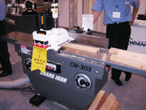 Co-Matic`s AF114 jointer feeder features a single segmented roller design.
