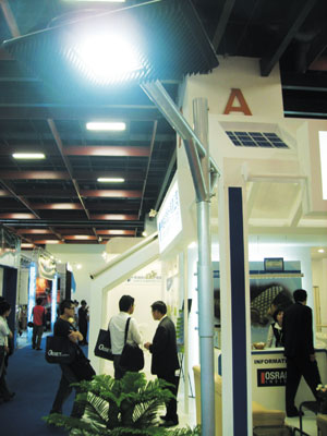 While setting CNS15233 helps unify LED streetlighting specifications in Taiwan, pictured is an LED streetlight shown at an international trade fair.
