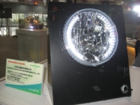 Giantlight's award-winning 7-inch headlamp with white LED DRL.