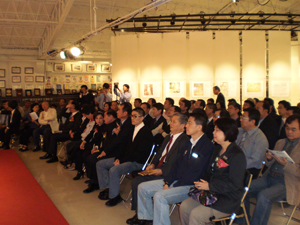 Hundreds of visitors and media participate in the inauguration of E Tai’s 1560 Keelung Story Hall on March 21, 2010.