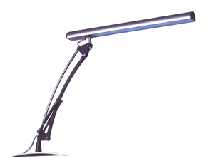 Hung Hsuan’s desk lights have 300-degree turning arms.
