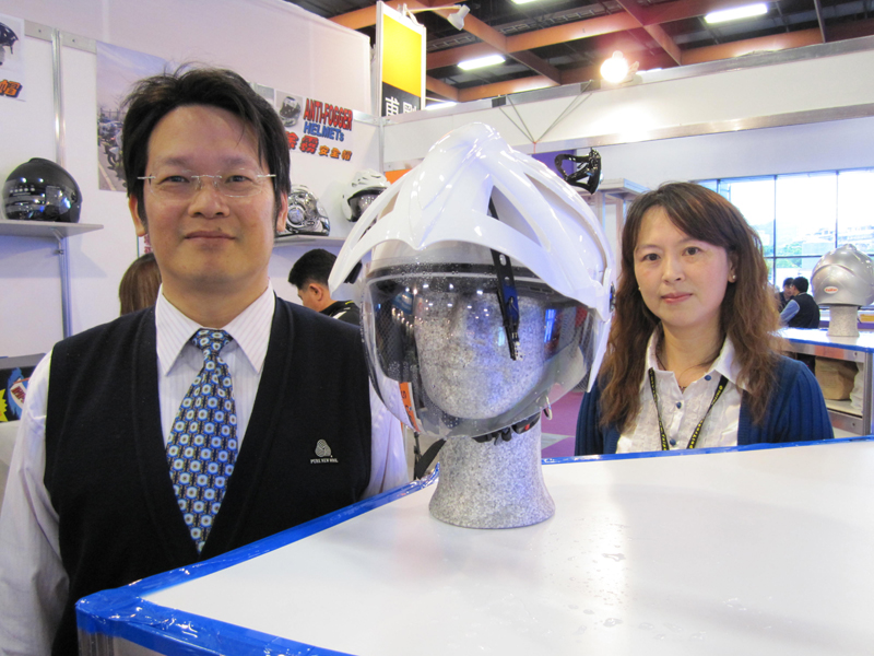 HaiHao Technology`s second-generation wiper helmet has a visor-integrated motor.