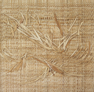 This dried grass woven piece in a-zhi-bao’s collection presents a very delicate flavor of Taiwanese style.