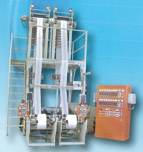 Twin-head HDPE/LDPE/LLDPE plastic inflation machine from Kang Chyau.