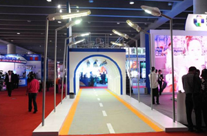 LED streetlights were promoted at the lighting fair.