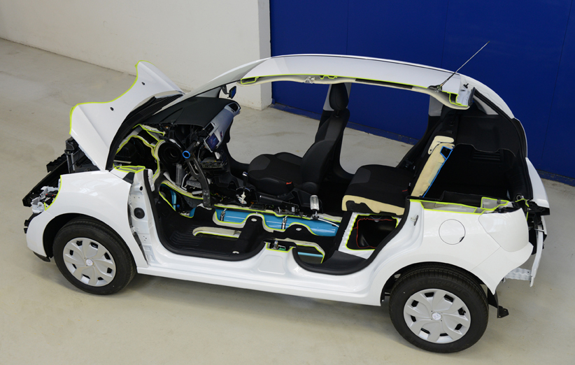 A prototype vehicle powered by the Hybrid Air powertrain. (photo from Peugeot Citroen)