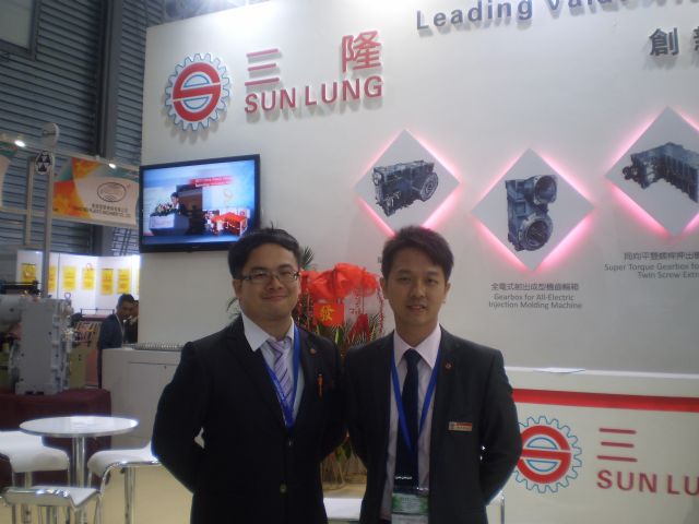 Sun Lung sales and marketing manager David Lo (right) and his sales coordinator, William Chen.