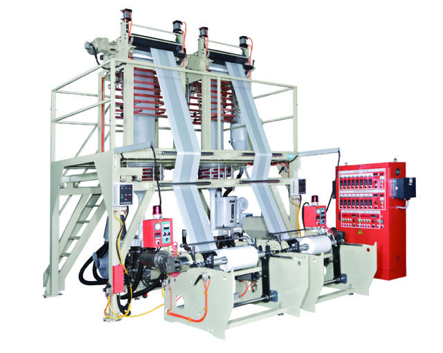 Kang Chyau’s twin head (A/B/A Layer) HDPE/LDPE/LLDPE plastic inflation machine, coded KMTL-4545T, features great efficiency, diverse functionality, and high productivity.
