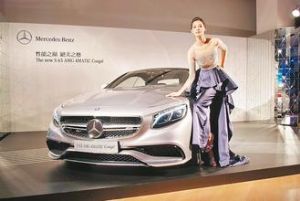 In addition to entry-level models, sales of Mercedes-Benz super-luxury sport models are also driving up the German brand's market share in Taiwan. (photo from UDN)