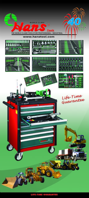 Hans's brand new hand tool set consists of 520 pieces of various tools and accessories for truck maintenance and repair.