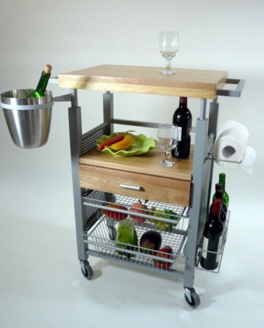 Shin Yi Metal also develops and supplies various dining carts.