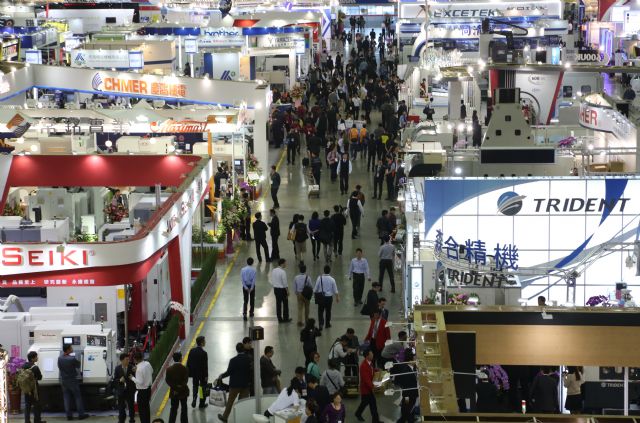 Taiwan's machinery industry is projected to grow 5 percent year on year to generate revenue of NT$1 trillion in 2016. (Pictured is a machine tool trade show in Taipei.) 