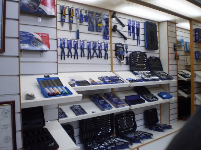 Taiwan-made auto repair tools enjoy high popularity among professionals for competitive price and excellent quality.