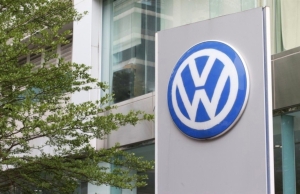 Volkswagen Remains World's Largest Carmaker by Sales in 2017 </h2>