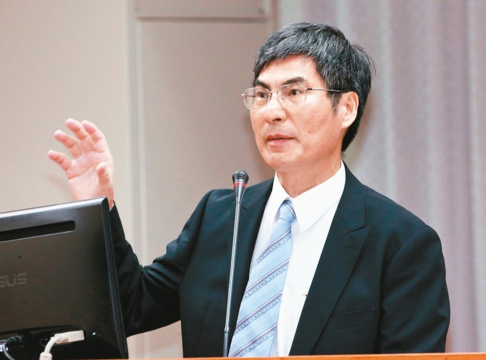 科技部長陳良基8日在立法院教委會表示，約有10家科技廠商有意回流台灣。 記者黃義書／攝影
