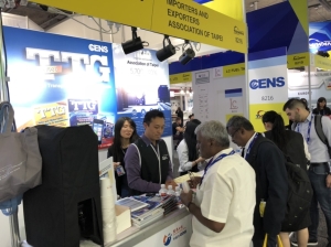 The Economic Daily News (CENS.com) booth at APPEX has attracted crowds of buyers searching for information on Taiwan's exhibitors. (photo courtesy of TTG)
