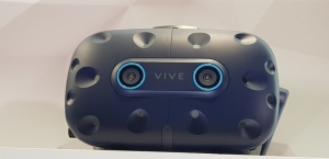 HTC VIVE于CES展前发表崭新的硬体、软体和应用内容服务，宣示重新定义VR(虚拟实境)的体验方式。记者邹秀明摄影