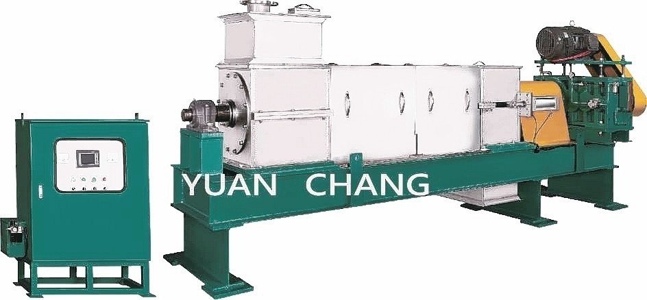元錩工業重負荷製程型螺旋式擠壓脫水機。 元錩工業／提供