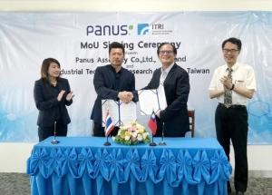 工研院与泰国物流运输公司Panus签署合作备忘录，双方将携手开发电动卡车，藉以带动台湾零组件厂商打入国际市场。图／工研院提供
