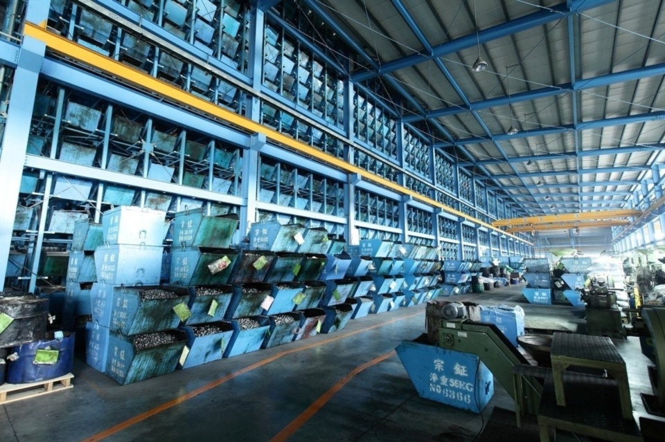 Chong Cheng Fastener Corp boasts their automatic warehouse logistics equipments for convenient management of client inventory.