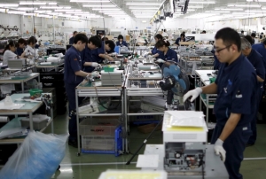 Japan's fall in machinery orders bodes ill for business </h2>