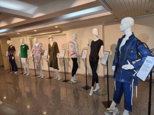 此次纺织展上，各家厂商纷纷展出最新机能、环保服饰。图档来源：联合报系