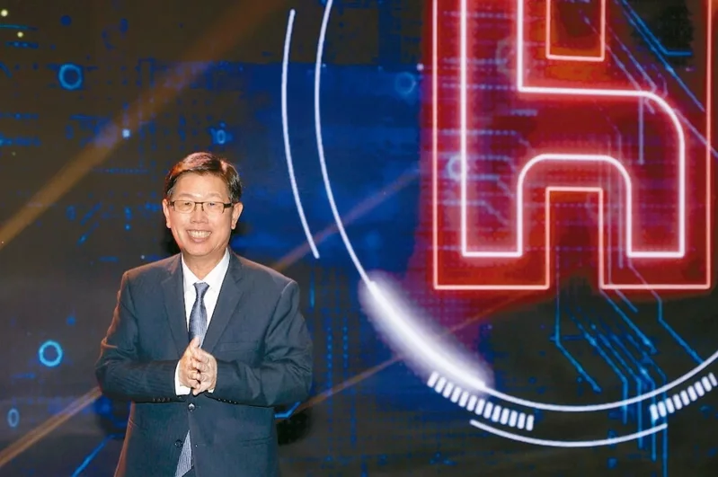 Foxconn Chairman Young Liu suggests that Taiwan`s export value bottoming out may occur earlier, in Q3. (Photo courtesy of United Daily News)