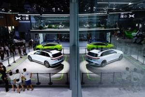大陆国务院推出《关于全面推进美丽中国建设的意见》，其中提及到2027年，新增汽车中电动车占比力争达到45%。(新华社)