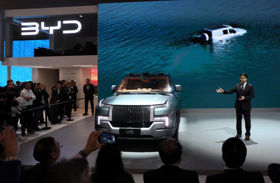 比亞迪旗下仰望U8電動車，參加今年2月的日內瓦車展。 路透