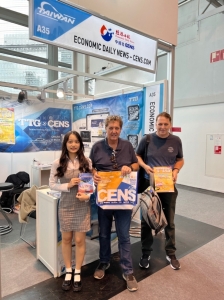 Economic Daily News/CENS showcased its professional magazine at Automechanika Frankfurt 2022, earning high praise from international buyers for its exceptional service and expertise.
(Photo courtesy of Economic Daily News/CENS)
