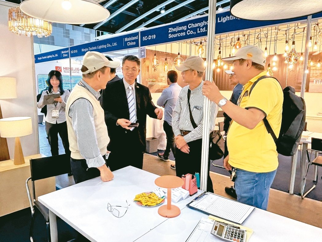 Hong Kong International Lighting Fair (Autumn Edition) created cross-industry sourcing opportunities and attracted some 60,000 buyers in total. (Photo courtesy of United Daily News Group)