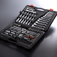 Socket wrench sets & sockets