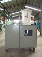 Automatic water tank cleaner
