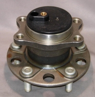 MITSUBISHI WHEEL HUB