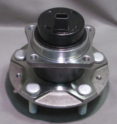 MAZDA WHEEL HUB