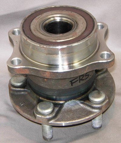 SUBARU WHEEL HUB