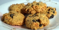 Oatmeal raisin cookies