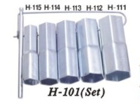 Socket wrench sets & sockets