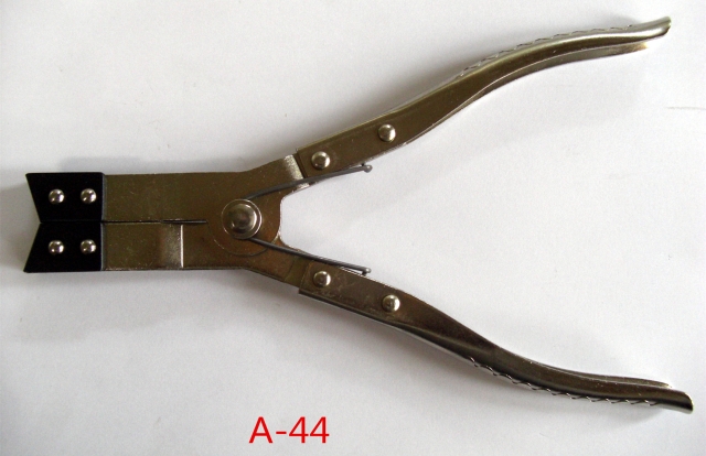 Simple caliper piston extraction pliers