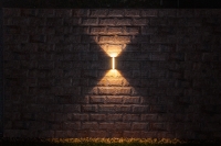 WALL LIGHT