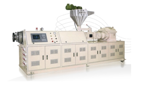 PVC異向雙螺桿押出機