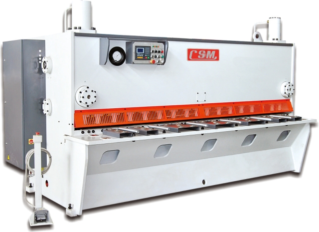 NC　HYDRAULIC　GUILLOTINE SHEARING　MACHINE