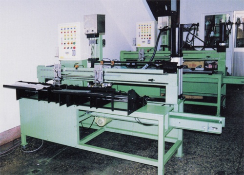 Ball side assembly machine