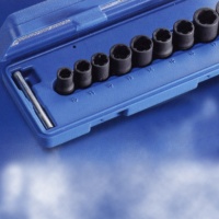 Socket wrench sets & sockets