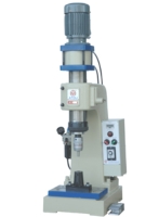 Pneumatic Riveting Machine