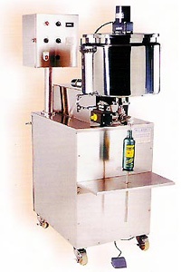 CAPACITY AND HEAT KEEPING TYPE QUANTITATIVE FILLING MACHINE