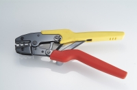 Crimping hand tool